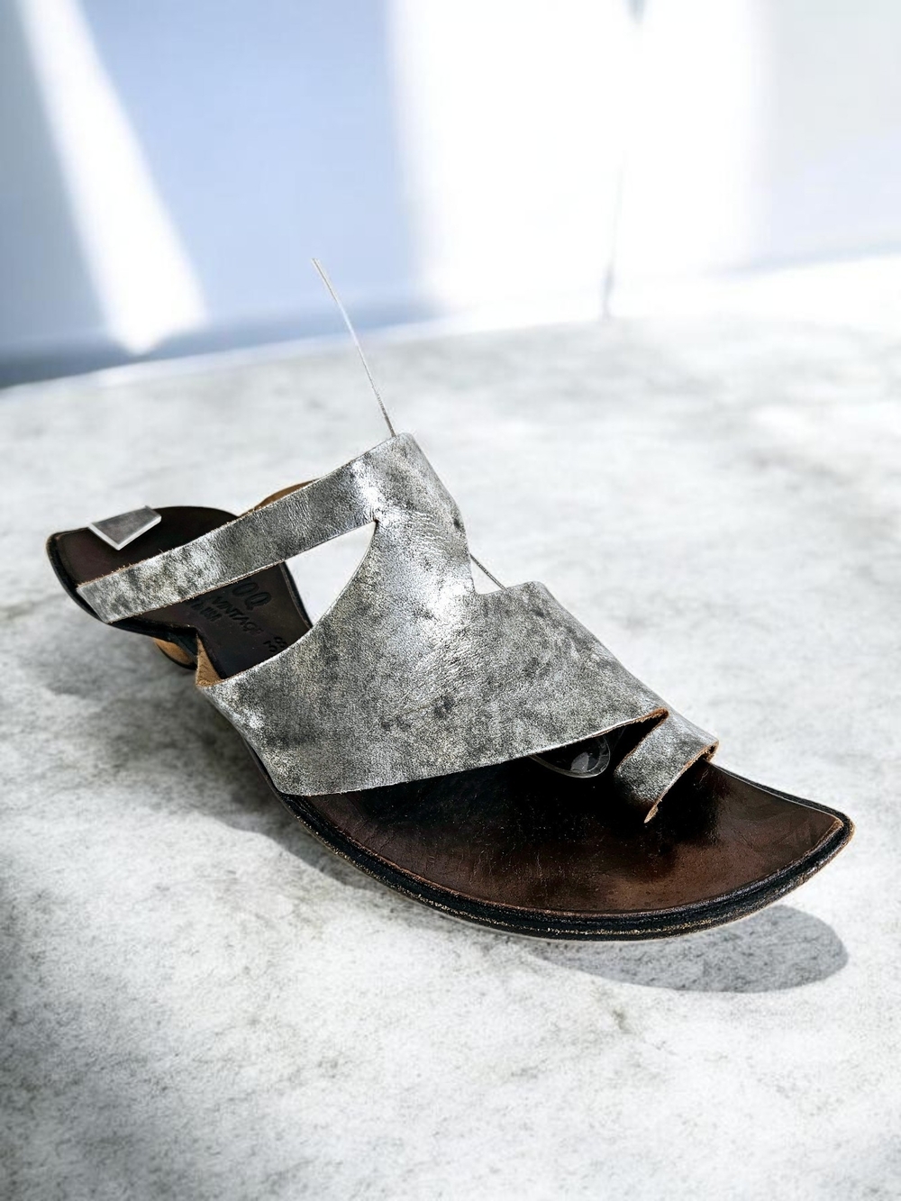 CYDWOQ Sandals 38 Handmade Leather Toe Loop Architectural Metallic Silver Pewter